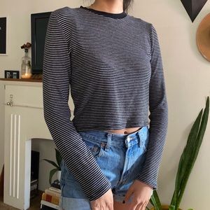 Long sleeve striped crop top